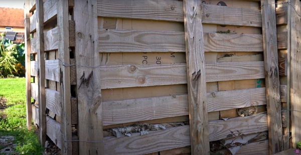 Wood pallets attached one to the other with a wire