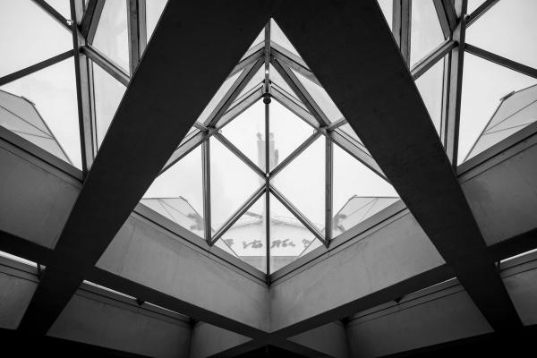 Architecte building with triangles shapes