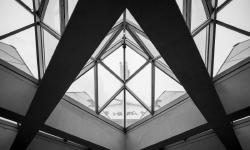 Architecte building with triangles shapes